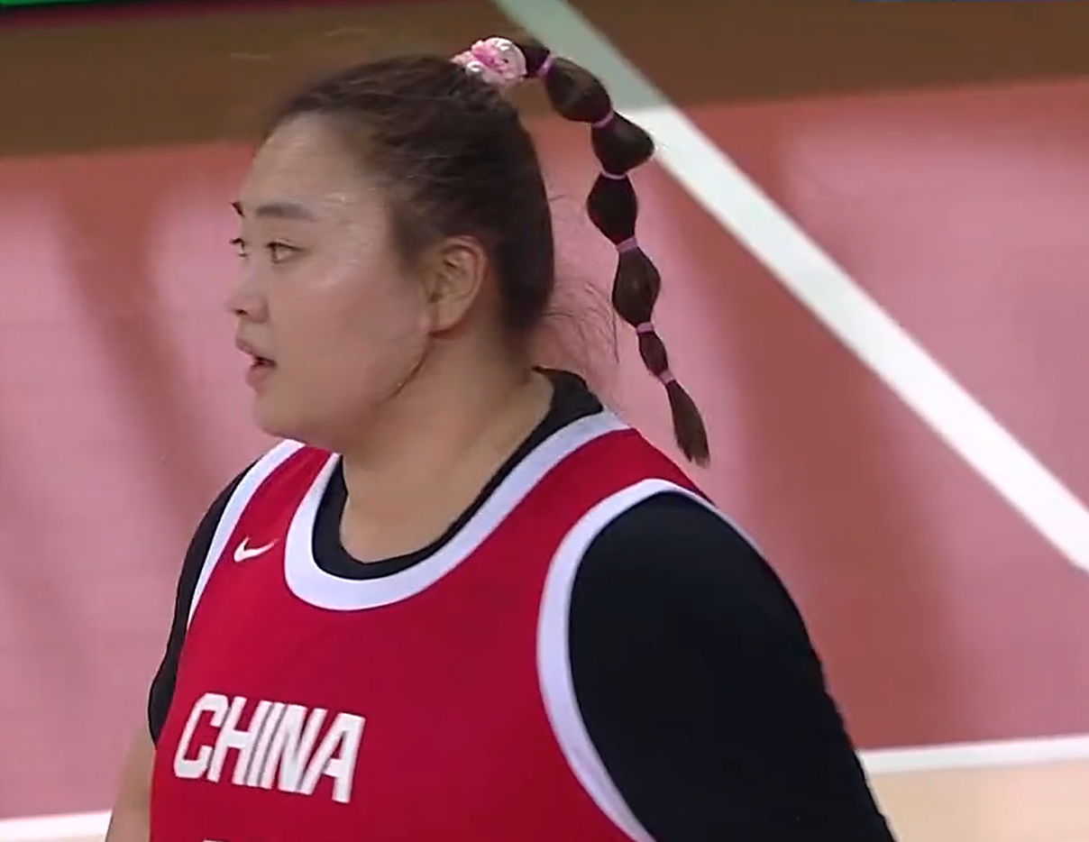 世界杯回放视频-6投1中，得2分！女篮顶级中锋连续低迷，球迷：不如刘禹彤